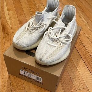Men’s Yeezy 350 size 11